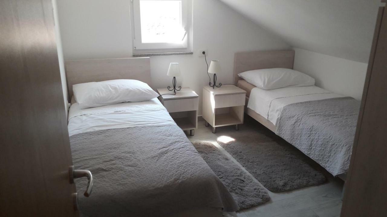 Apartmani Zilic ドゥギ・ラット エクステリア 写真