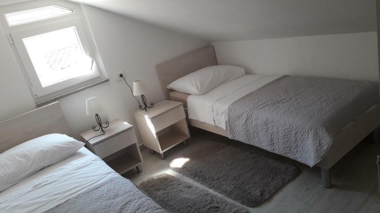 Apartmani Zilic ドゥギ・ラット エクステリア 写真